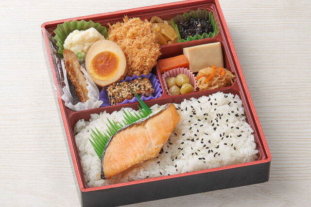 天弘＠芝公園 「セルフセレクション天ぷら弁当」 - そんなに食うなら走らんと 弐