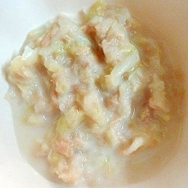 こんにちは😊 ベビーカレンダーです❣️ 今日の離乳食は「豆腐入りツナマヨ」です✨ パンにはさんで サンドイッチにするとおいしいです☆◼︎◼︎◼︎豆腐入りツナマヨ ◼︎◼︎◼︎ 離乳食1歳〜1歳6カ月ごろ 離乳食完了期材料2～３食分ツナ缶 ノンオイル