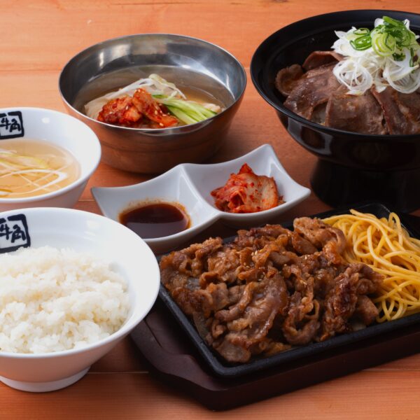 牛角焼肉食堂の牛カルビ丼 - YouTube