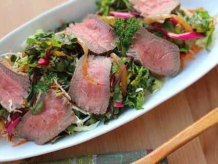 わさびドレッシングでいただくローストビーフのサラダ