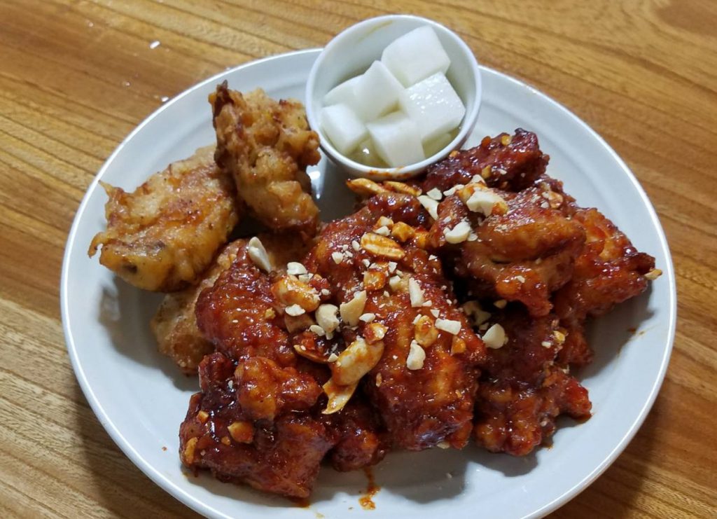 スワイプレシピ付き ⋆⸜ 夏野菜ヤンニョムチキン ⸝⋆ 難易度 ≀ ◷ 15 分 249円 ⋈・。・。⋈・。・。⋈ ・。・。⋈ ・。・。⋈ピリ辛韓国料理好きな方！ コメント欄に 🔥 で教えてください！🔥:「炎」の予測変換で出ます