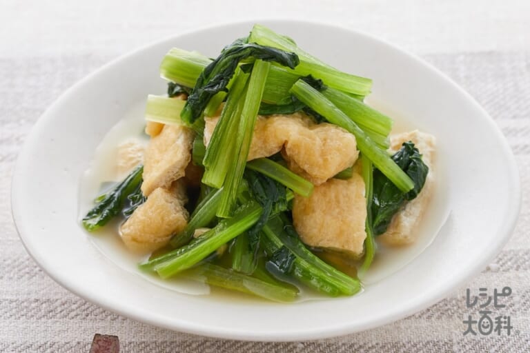 冬場が旬の緑黄色野菜で、ビタミン、鉄分、カルシウムが豊富な小松菜の写真素材99241236- PIXTA