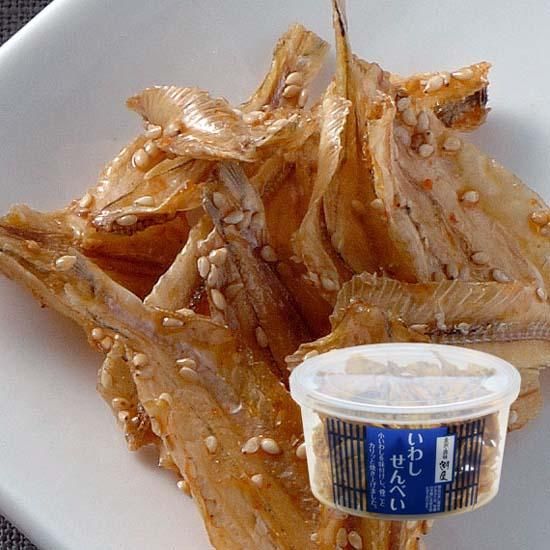 岩手のおやつが集合！ おすすめは、ザクザクとした食感と香り豊かなアーモンドの粒感が特徴の「南部せんべい アーモンド」です。 「巌手屋 南部せんべいアーモンド まめごろう かぼちゃせんべい」ナチュラルローソンナチュローnaturallawson岩手おやつおすすめ