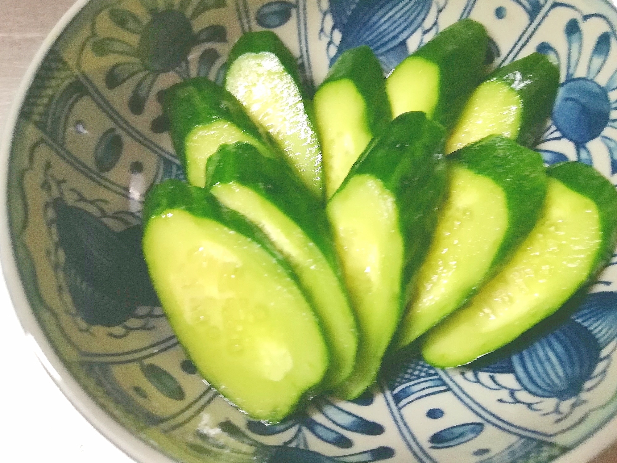 チューブの練がらしで作る、胡瓜の辛子漬け