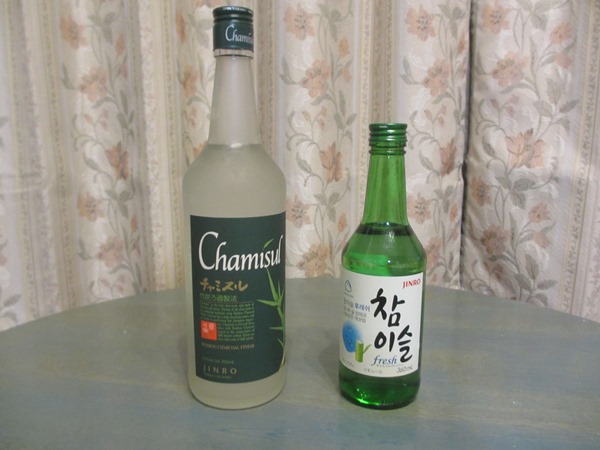 若い世代に大人気のお酒「チャミスル」の魅力とは？各フレーバーの特徴を解説