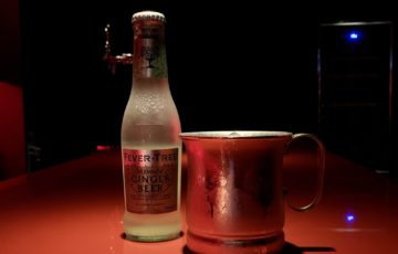 ギムレットでハードボイルドな夜!? マティーニやジンライムとの違いは？ レシピも紹介たのしいお酒.jp