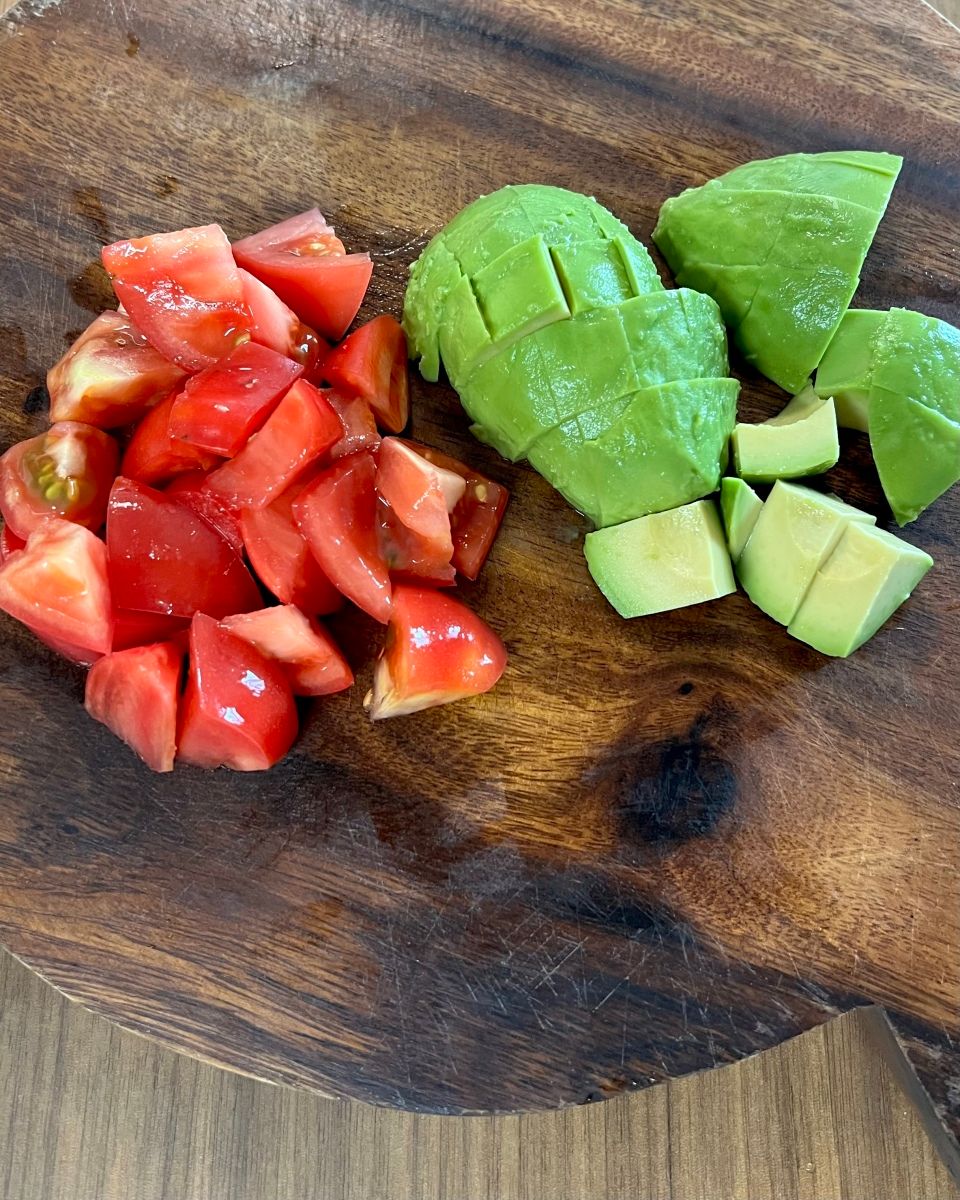 おつまみに！ トマトとアボカドのモッツァレラナムル