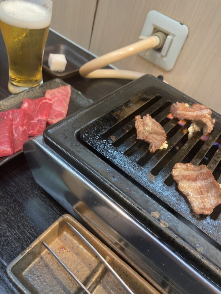 ひとりスシロー 一人で回転寿司って最高じゃん🍣東京🗼ソロ活女子 - YouTube