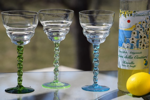 390点を超えるデザートワインのイラスト素材、ロイヤリティフリーのベクター素材グラフィックスとクリップアート - iStock白ワイン, フランベ