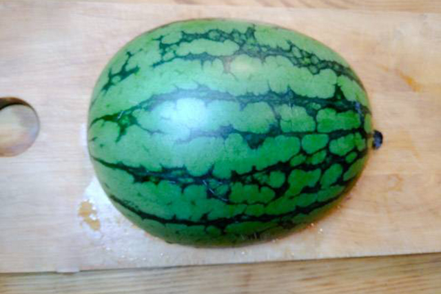 お願い！ラップかけないでーー！？ 絶対やってはいけないスイカのNG行為「もったいないです」管理栄養士が