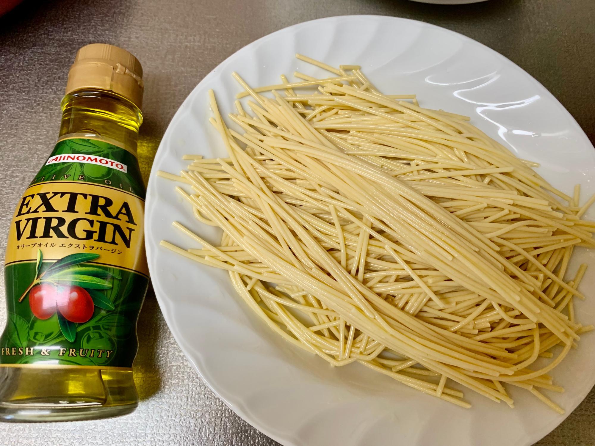 水漬けパスタって？戻し時間や茹でるコツ、レンジでの作り方を紹介！天然水ウォーターサーバーはプレミアムウォータ