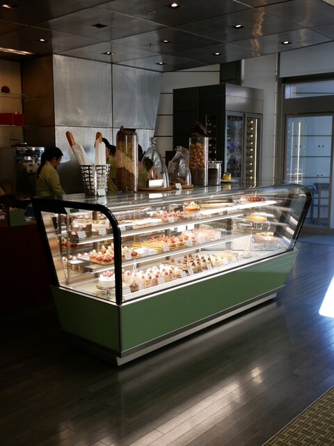 六本木ヒルズの鉄板カフェ。 フィオレンティーナ ペストリーブティック で今夏食べたいサマースイーツ