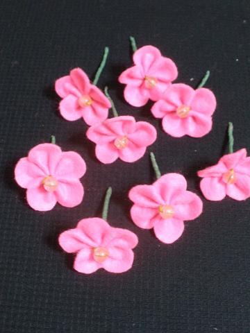 切って貼るだけ 型紙なし！フェルトで作る桃の花 - YouTube