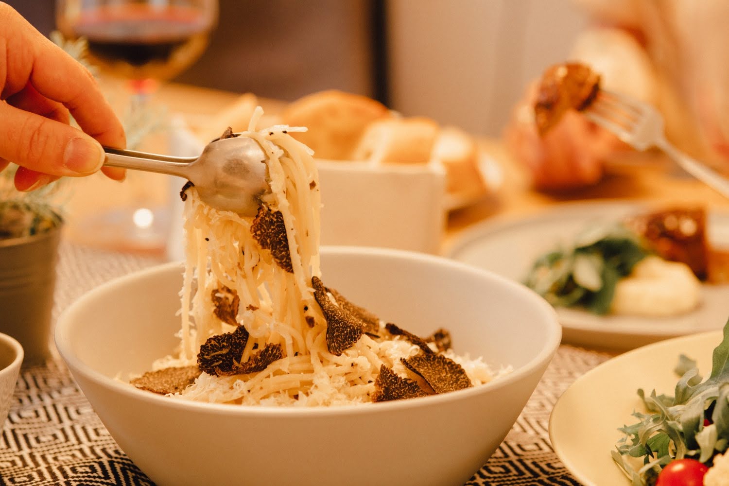 イタリア産の黒トリュフを用いたトリュフペースト 黒トリュフパテ 280g ポルチーニ茸入り ラルスティケッラ話題のトリュフペースト とは？ 人気の理由と使い方3つPrimeshop × Food Adventure