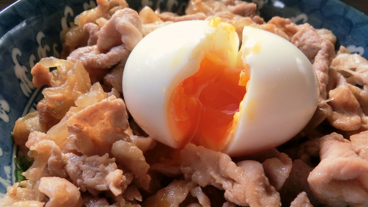 絶対失敗しない”究極トロトロ半熟ゆでたまご プロのコツは 「穴」と「6分30秒」