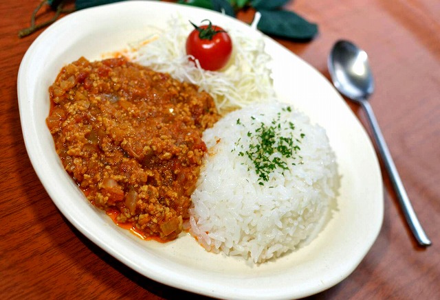 カレー 盛り付けオシャレTikTok