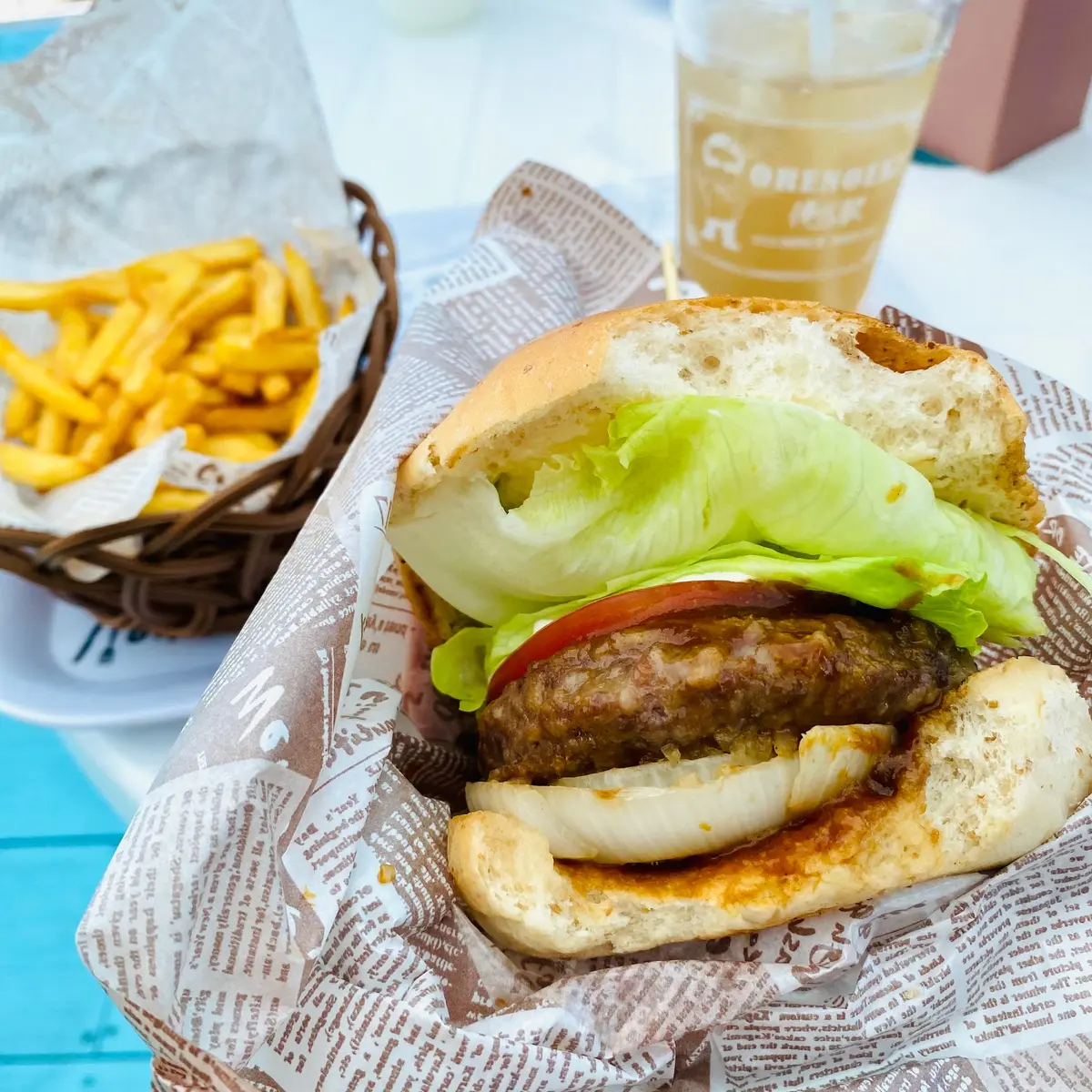 夕陽が落ちるのを見ながら, 食べるハンバーガー🍔は格別です✨😋,淡路島バーガー ,淡路島グルメ淡路島 ,淡路シェフガーデン ,淡路島ドライブ淡路島ツーリング ,淡路島西海岸淡路島サンセット