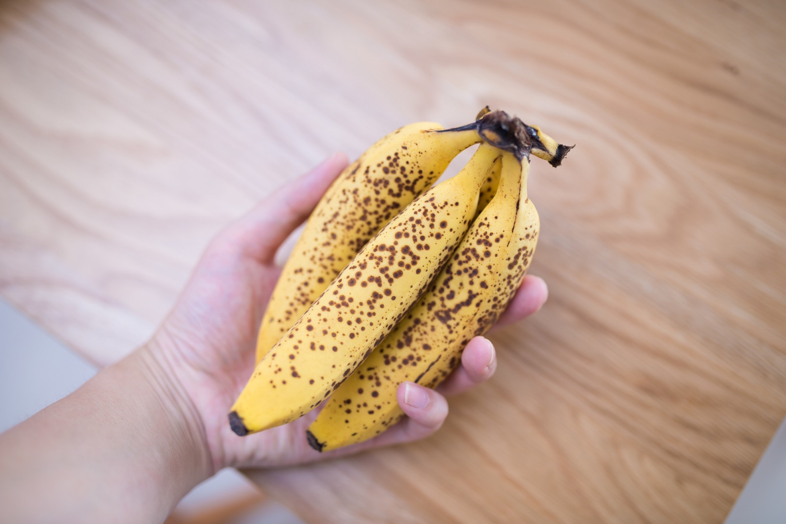 常温はNG？ バナナの新しい保存方法１週間経っても黒くならない！意外な保管場所とは？ ぱぷちゃん- エキスパート - Yahoo!ニュース