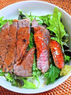 黒べぇさん 本庄店」で「ステーキ丼定食」をいただく！ - ウ、ウマ～な生活