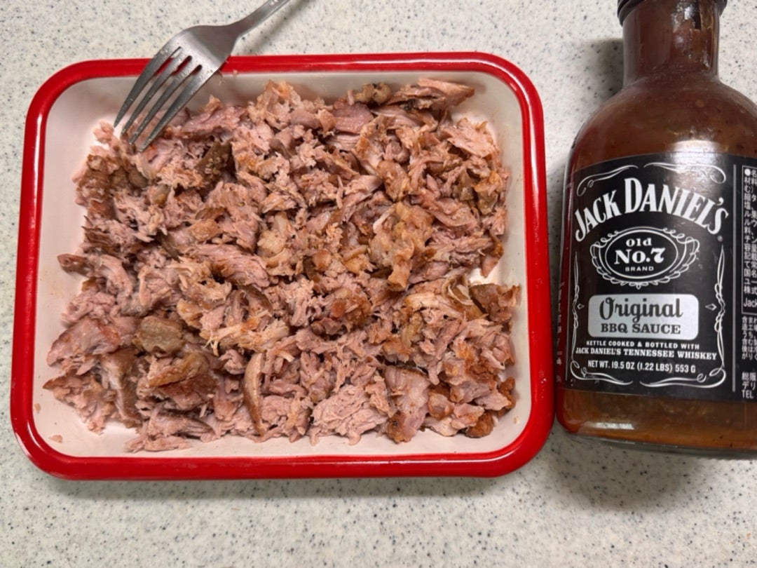 プルドポークとプルドポークの豚丼、プルドポークバーガーきょうも家呑み 多国籍ご飯