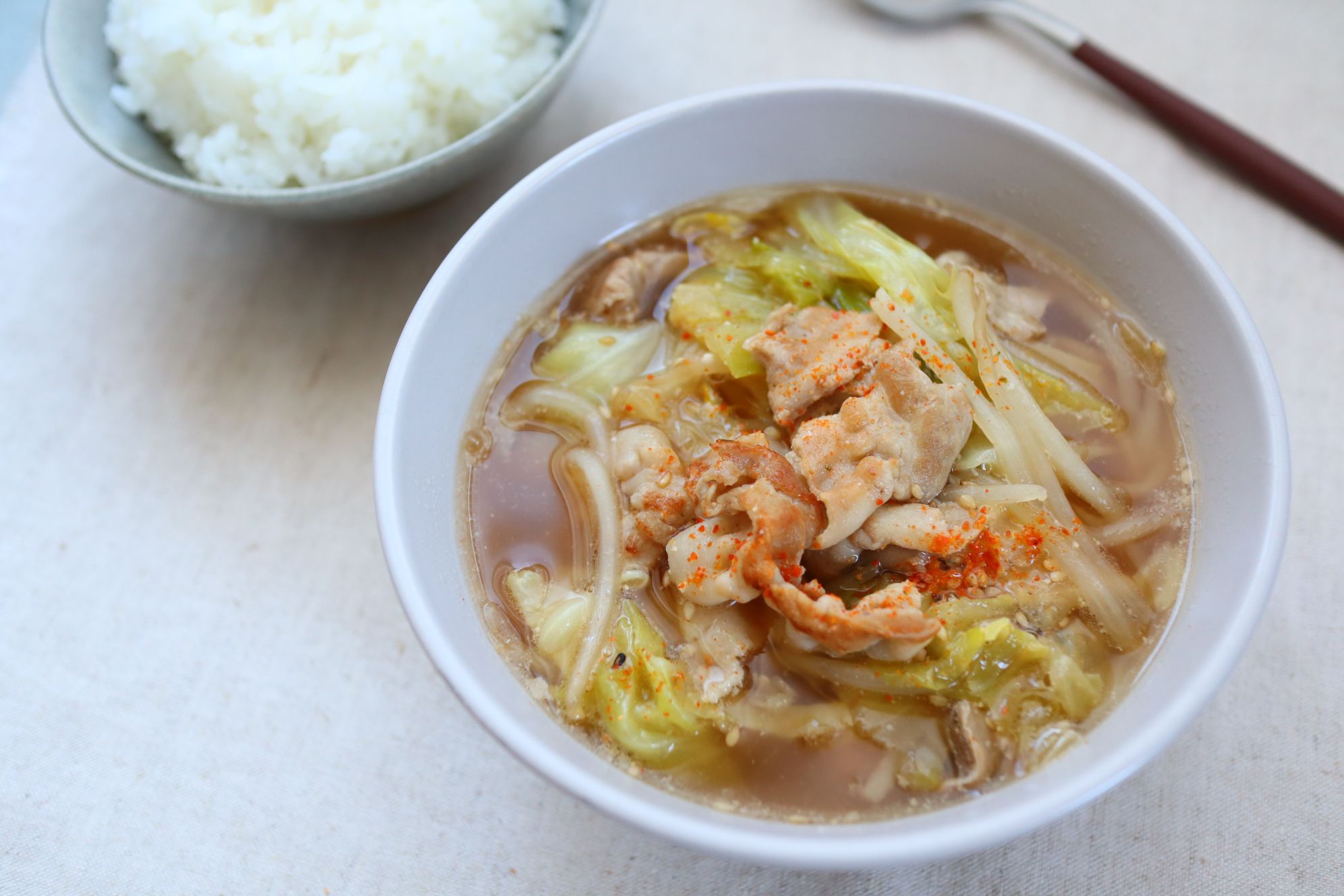 ご飯や麺や豆腐にかけておいしいごま味噌担担スープ 商品情報ファミリーマート