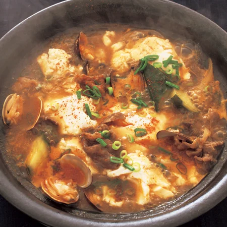 あさりのスンドゥブチゲ 純豆腐鍋 のレシピ - 榎本美沙のレシピサイト「ふたりごはん」発酵食品、季節料理のレシピ