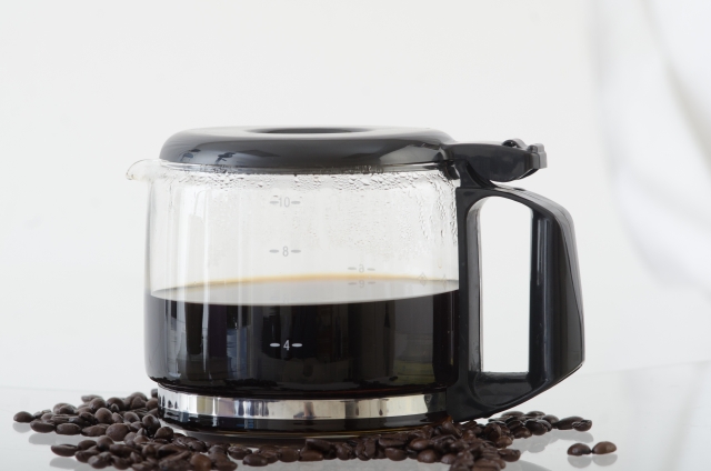 コーヒーのカフェイン量はどのくらい？「カフェインレス」「ノンカフェイン」など言葉の違いや効果について解説豆知識コーヒーを知る・楽しむキーコーヒー株式会社キーコーヒー株式会社