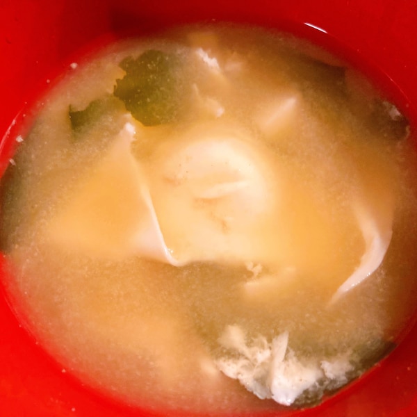 しめじと落とし卵のお味噌汁