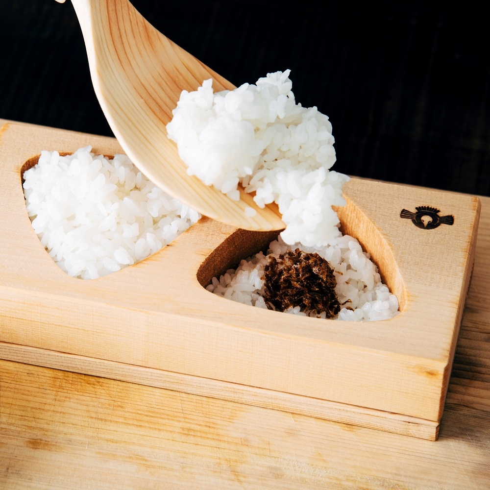 秋の推しアレンジ「鮭とまいたけのおにぎり」アイスム