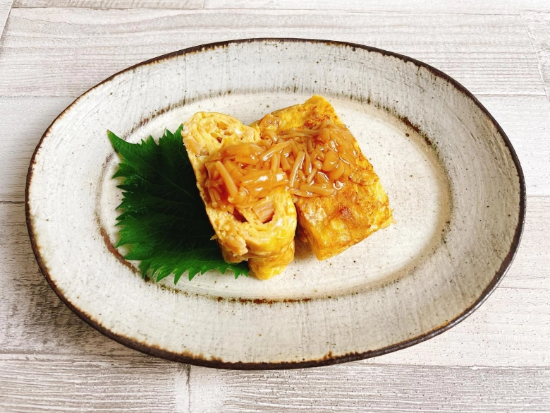 まぁこかーちゃんご飯 ・ざる蕎麦ヒラマサブロッコリーのおひたしほうれん草のごま和え砂肝とピーマンのガーリック炒め ・ ・週末は公園のハシゴ😊 おにぎりだけでも十分美味しい✨ でも、、 でも、、本当は実家帰りたいよ😭 いつになったら帰れるの