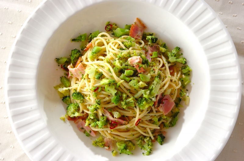 基本からアレンジまで！思わずつくりたくなる「ペペロンチーノ 本格 ベーコン」のレシピ集クックパッド