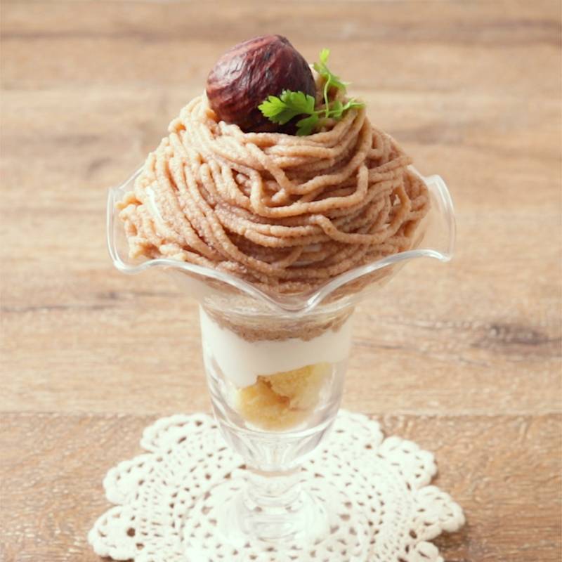 桃のレアチーズクリームパフェ