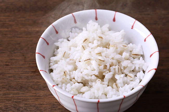 健康食として注目の大麦 もち麦と押麦って何が違う？ - 日本経済新聞