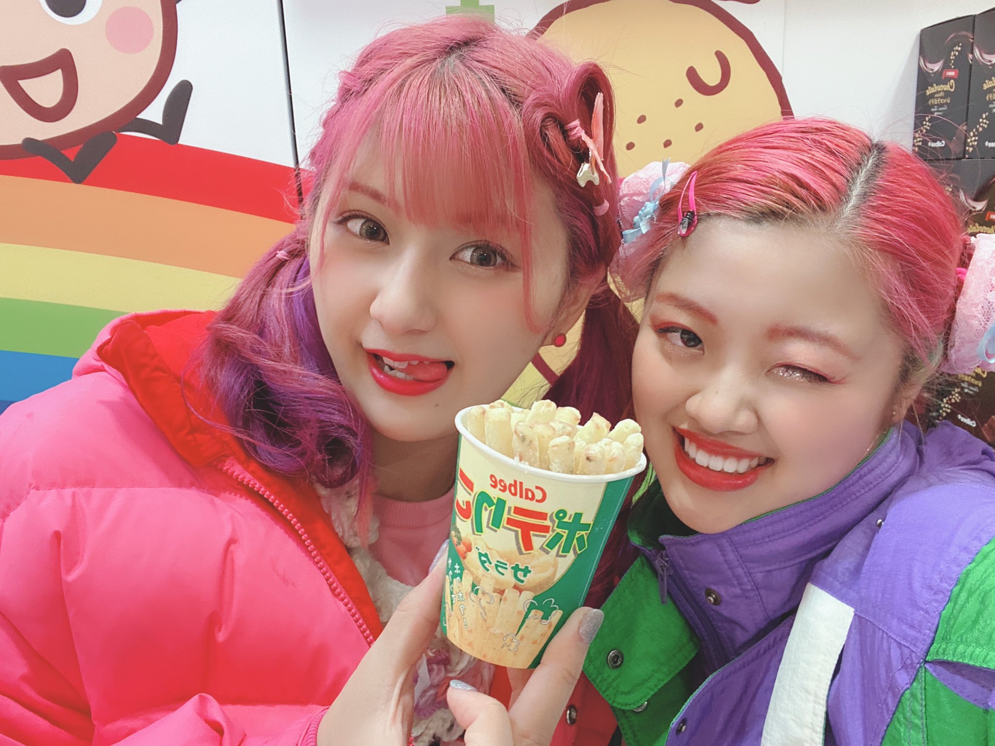 原宿食べ歩き6選』🍕 ＼ FLIES EAT @flieseat2020 で他の投稿をチェック👆今回は東京・原宿の食べ歩きグルメ6選を紹介しています💁‍♀️気に入ったお店があったら保存🔖 チキンオーバーライス食べたことありますか？🤤 ※今後の状況により、営業時間やメニューなどに