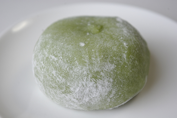 味自慢✨ 『宇治抹茶大福』 濃厚な宇治抹茶餡の香りを存分にお楽しみいただけます😊 是非お試し下さい✨ ※お餅は弁才天の求肥とは異なります。茶屋ITSUKA静岡浜松東区半田山浜松グルメ浜松スイーツ和スイーツ抹茶スイーツ