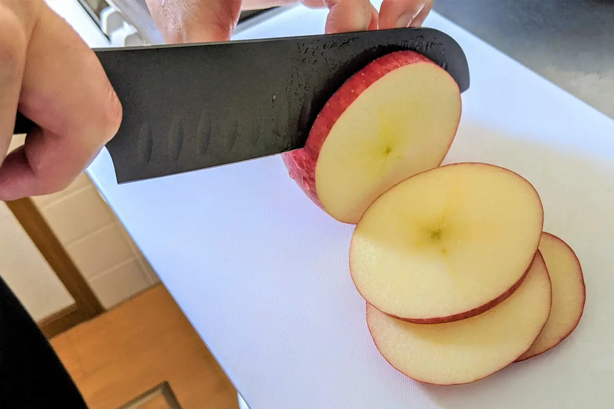 りんごの簡単な剥き方基本の皮剥きレシピと切り方のコツ - COCORO FARM VILLAGE