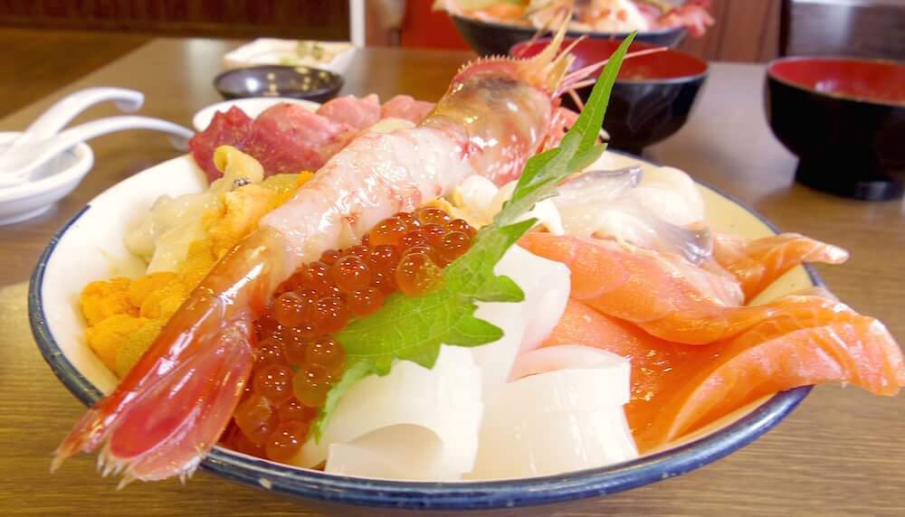 北海道・釧路 和商市場で勝手丼作りに挑戦！るるぶ&more