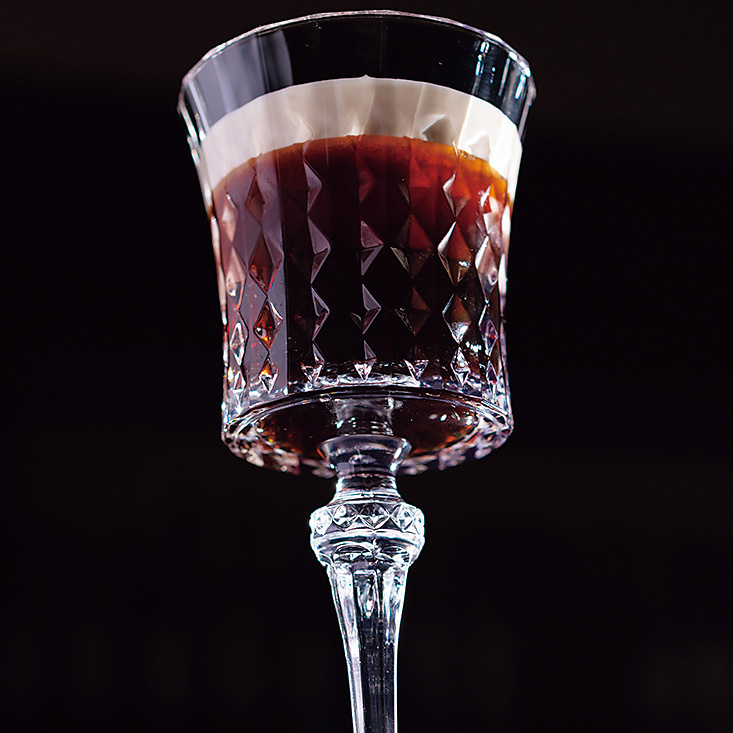 ギムレットでハードボイルドな夜!? マティーニやジンライムとの違いは？ レシピも紹介たのしいお酒.jp