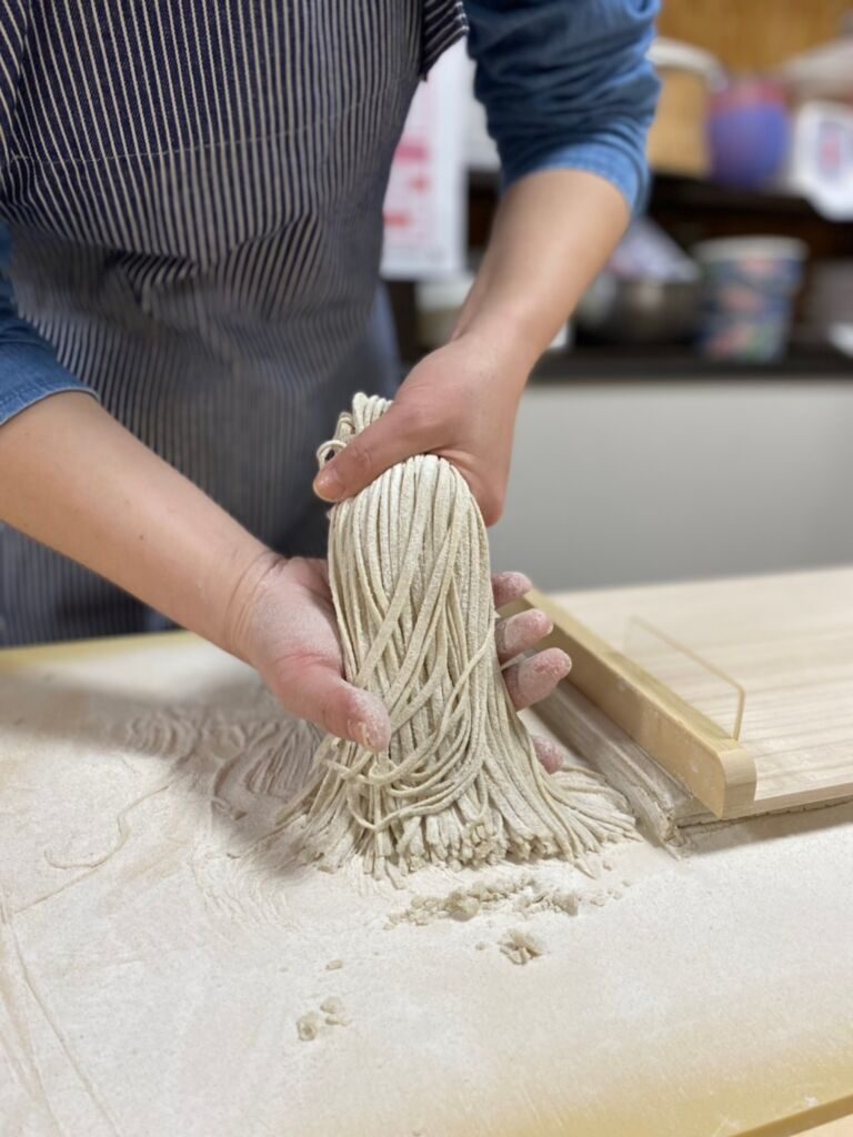 そば打ち DVDはじめての 蕎麦打ち 入門最新版！ 初心者 DVD レッスン 教室 教本蕎麦 道具 名人 そばけん 心をこめて、安心・丁寧・迅速発送！お蕎麦研究会・そばけん満足店