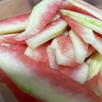 スイカの皮で漬物