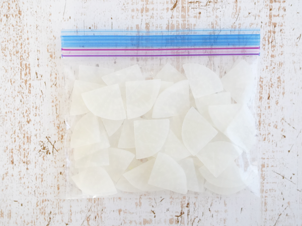 切ったら中が青い 青あざ症の大根 写真素材6328074- フォトライブラリ