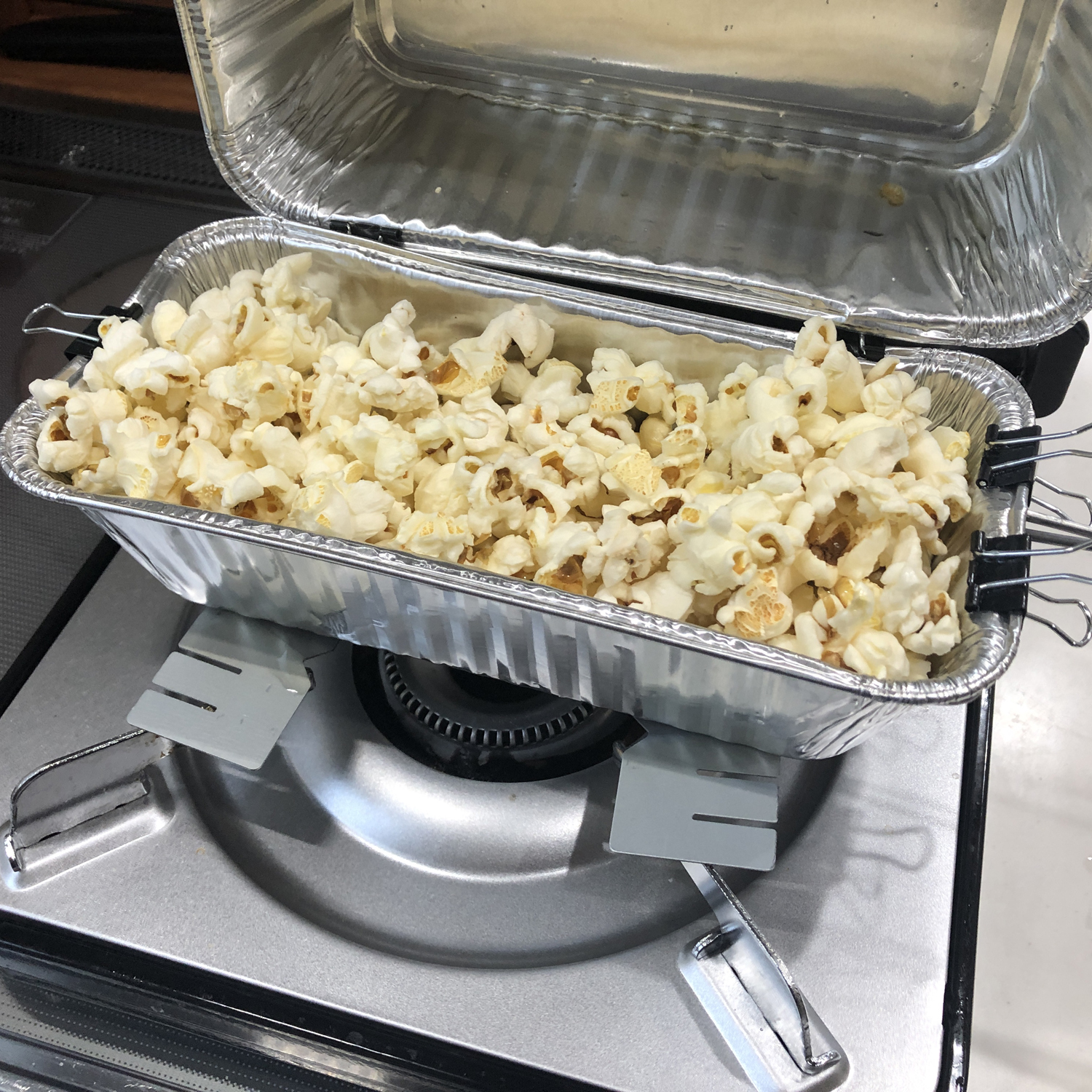 AmazonGeneric キキャンプファイヤー ポップコーン ポッパー ポップコーンメーカー ロングハンドル 手作り ポップコーン メーカー家庭用 屋外 ピクニック キャンプ用Generic両手鍋 通販