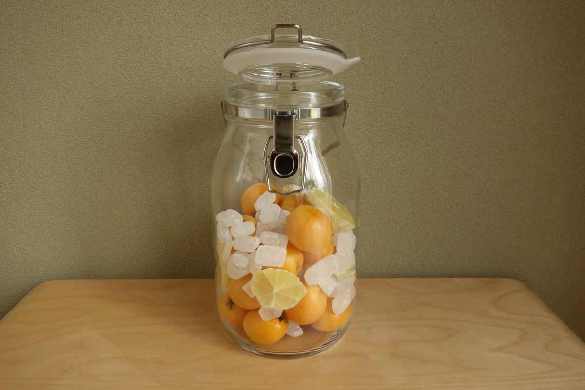 びわの葉入り、びわ酒♪ by kuummyクックパッド簡単おいしいみんなのレシピが392万品