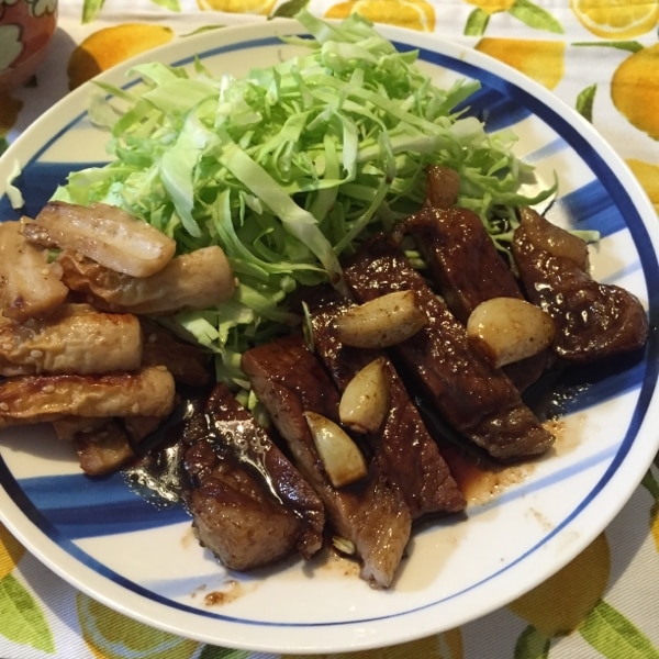 四日市とんてきは迫力満点！厚切り豚肉＆にんにくゴロゴロがお約束 - たべぷろ