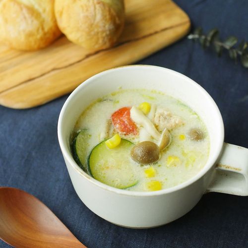 たっぷりコーンとえのきだけの豆乳クリームスープ