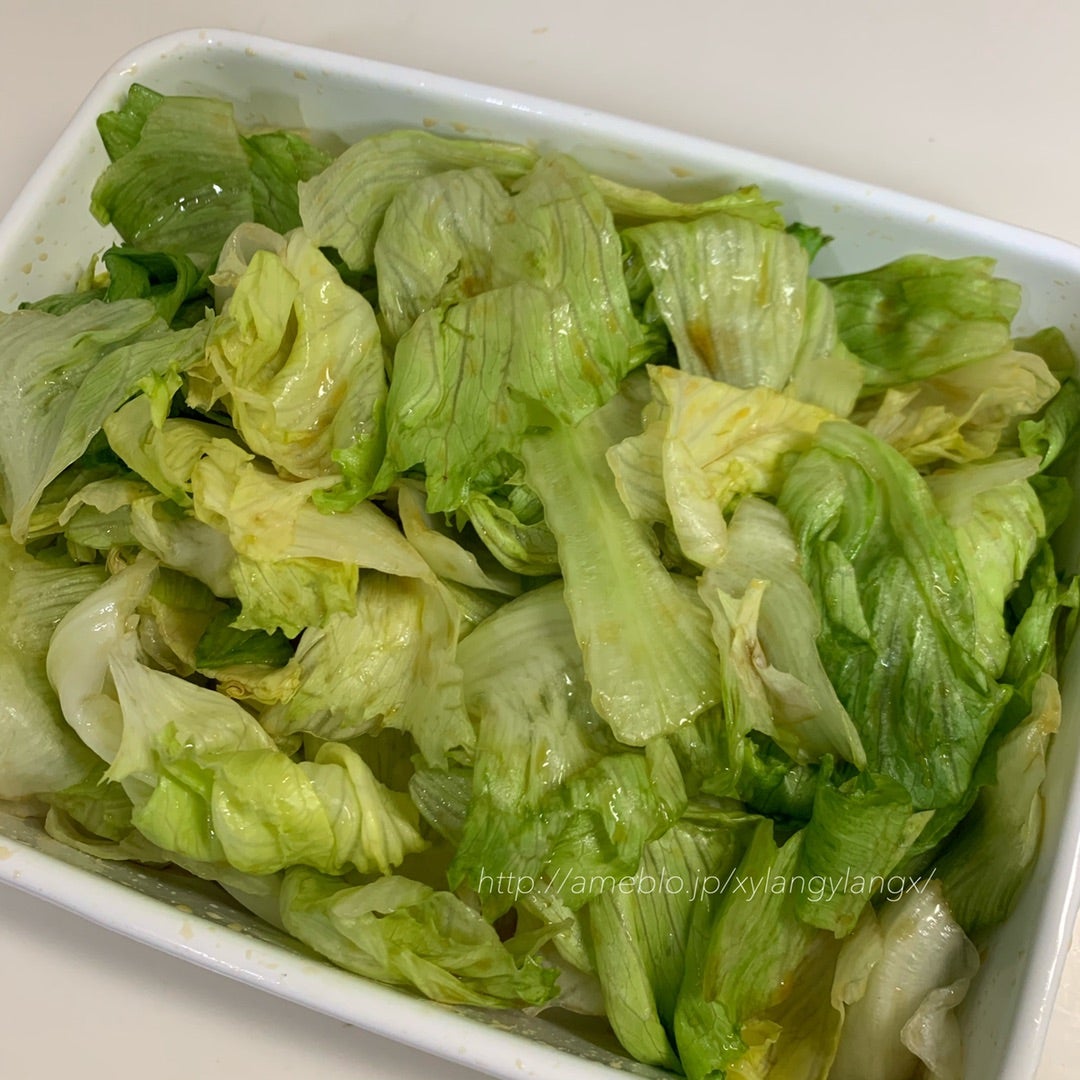 簡単！やみつきレタスサラダのレシピ 作り方：白ごはん.com