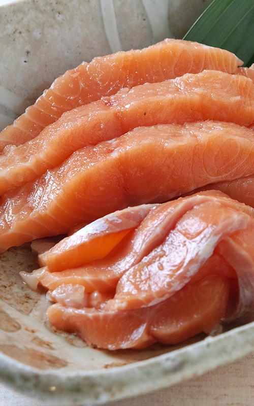 びわこ産鮒寿し 子持ちスライス品真空パック入り2本 塚本鮒寿し店 滋賀県 東近江市 A33 滋賀 名物 鮒寿司 ふなずし 子持ち スライス 天然発酵食品 伝統 乳酸菌 おつまみ お土産 珍味滋賀県東近江市セゾンのふるさと納税