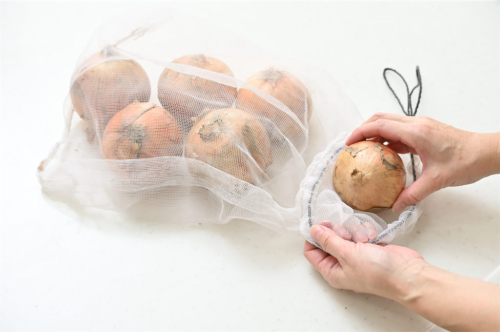 想像以上に使ってよかった！常温保存に便利な セリア 「イキイキ根野菜保存バッグ」 - レタスクラブ