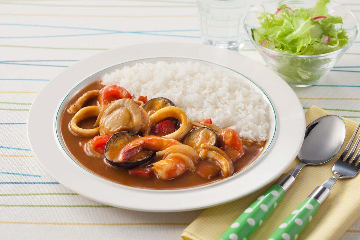 シーフードカレーレシピ シーフードミックスと白ワインで簡単&本格的！解凍方法のコツも