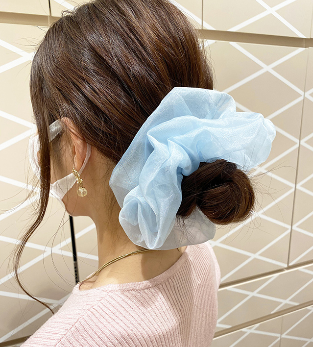 お団子ウィッグ シュシュ ガール ふんわり かわいい 女性 レディース つけ毛 髪型 超自然 簡単 使いやすい ポイントウィッグ オシャレ 盛り髪着物 結婚式 パーティー 花火 メール便 送料無料 -STARABA - プレゼント＆ギフトのギフトモール